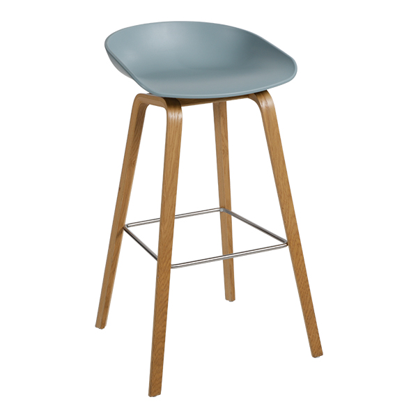 Sgabello About A Stool Aas 32 Polvere Blu Base Rovere